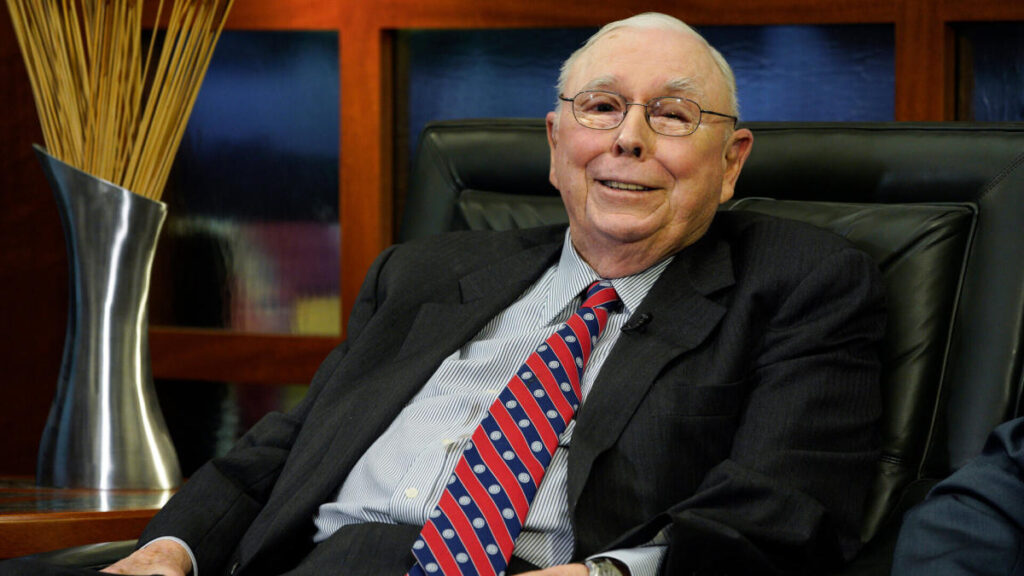Charlie Munger Pockets $70,000 a Year From a $1,000 Investment He Made in 1962 - And Has Likely Raked in Over $1 Million in Total