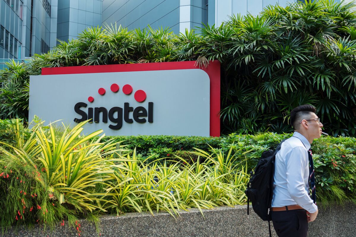 Singtel Reduces Stake in Bharti Airtel Through $710 Million Sale