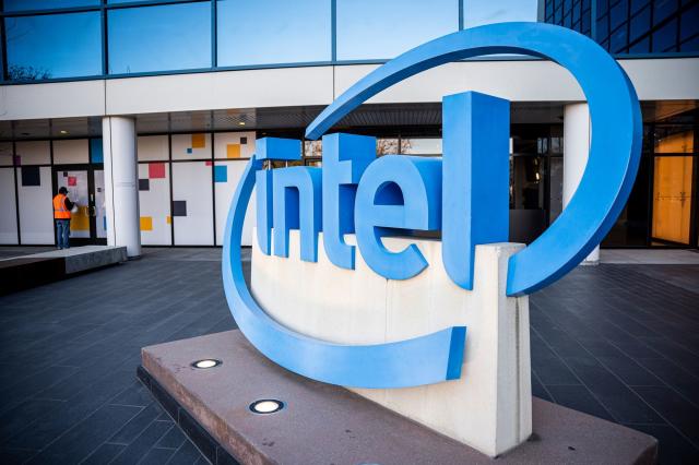 Intel Acknowledges Past Mistakes After Foundry Business Losses Hit $7 Billion